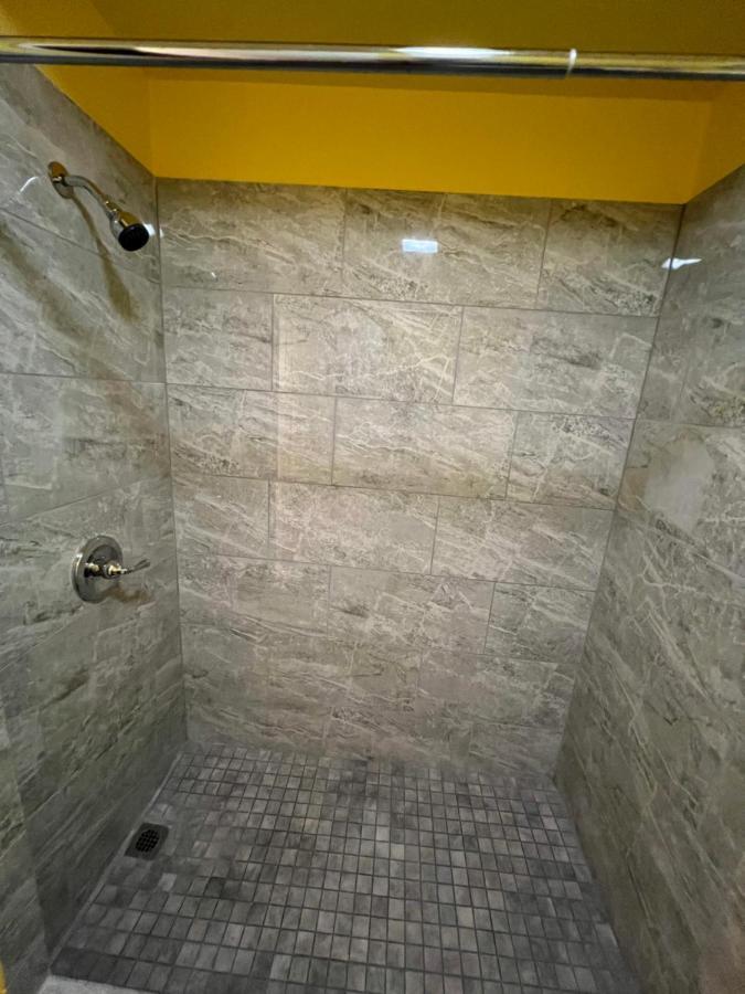 Dragon Inn & Suites Fayette Экстерьер фото