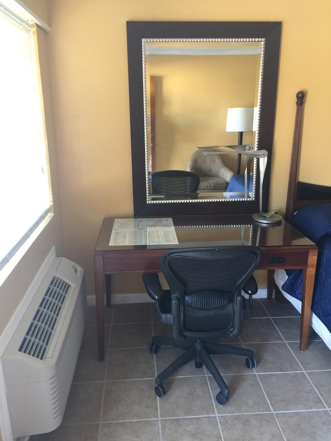 Dragon Inn & Suites Fayette Экстерьер фото
