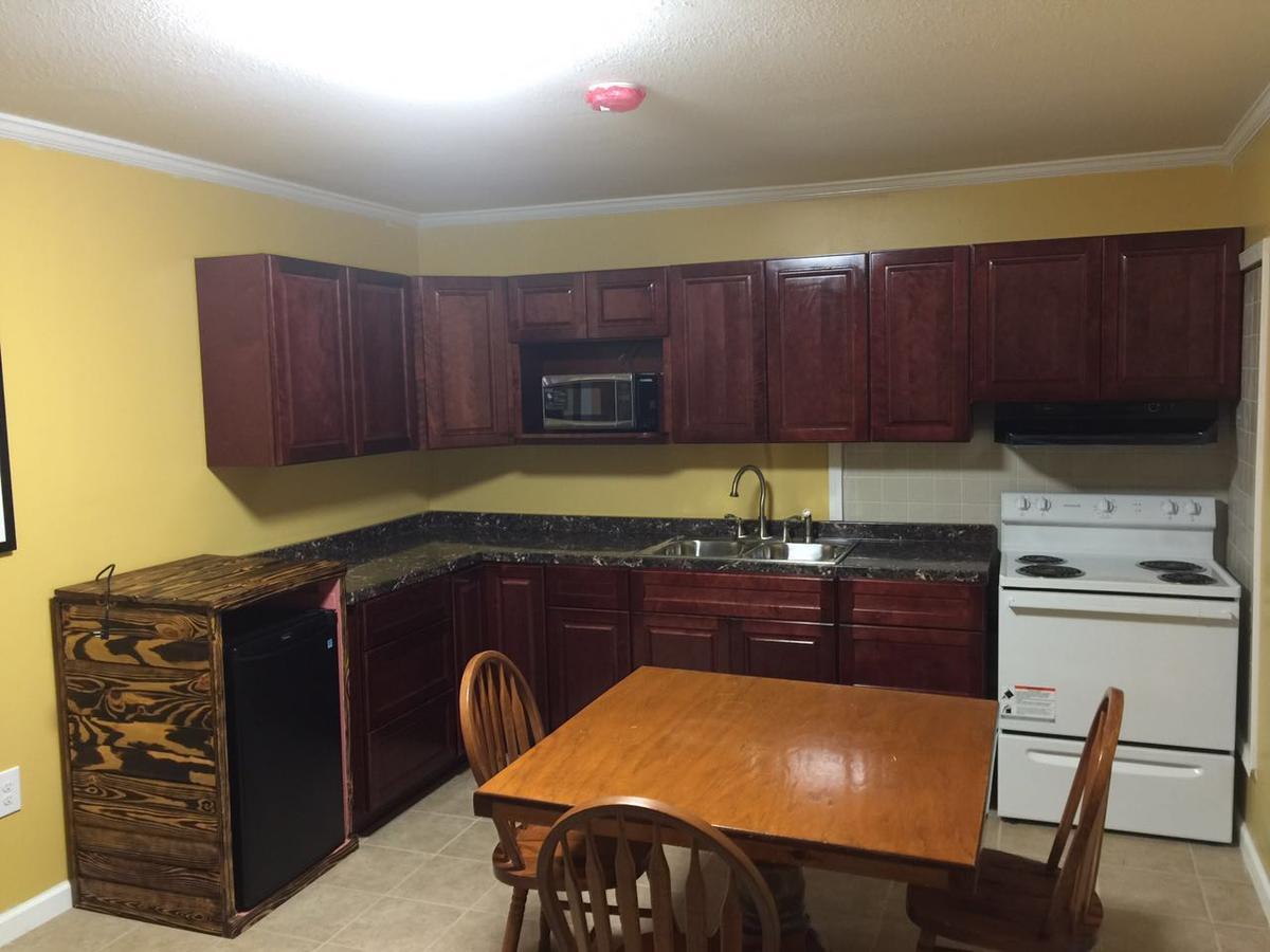 Dragon Inn & Suites Fayette Экстерьер фото